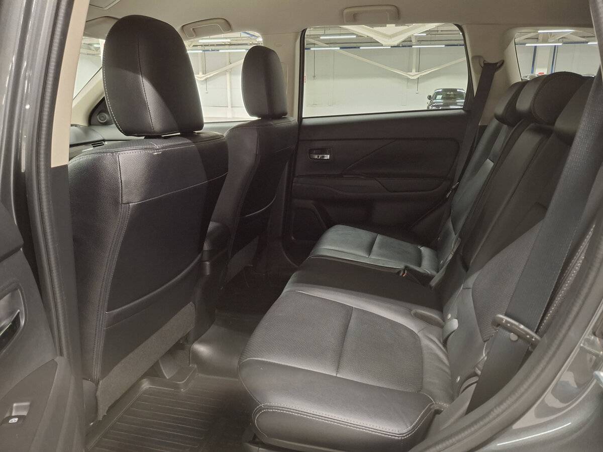 Mitsubishi Outlander III Рестайлинг 2, 2016 Фото №12