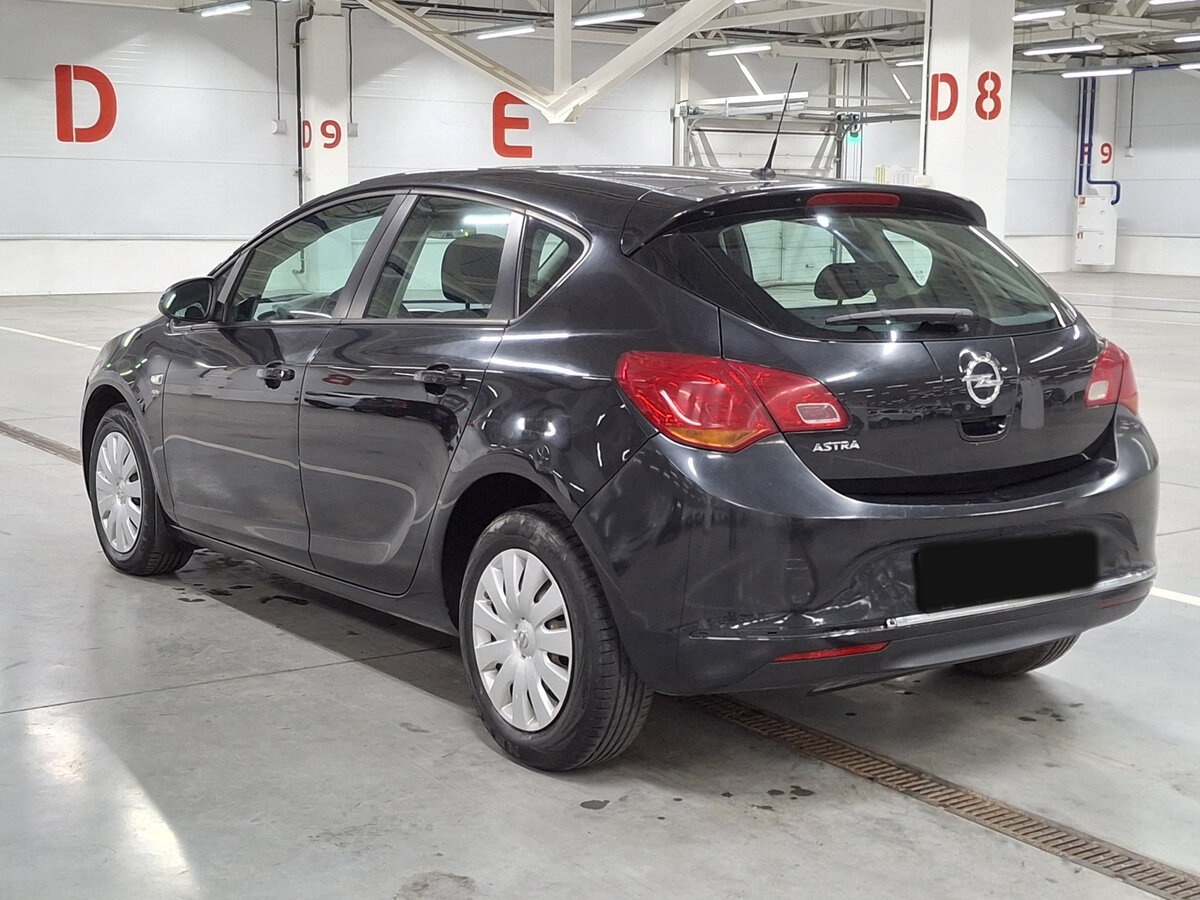 Opel Astra J Рестайлинг, 2013 Фото №7