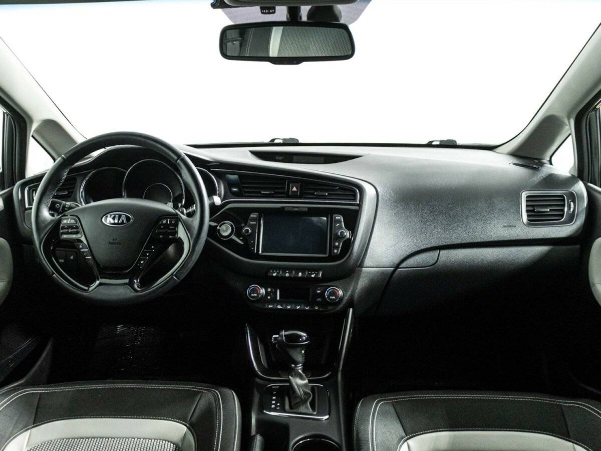 Kia Ceed II Рестайлинг, 2017 Фото №12