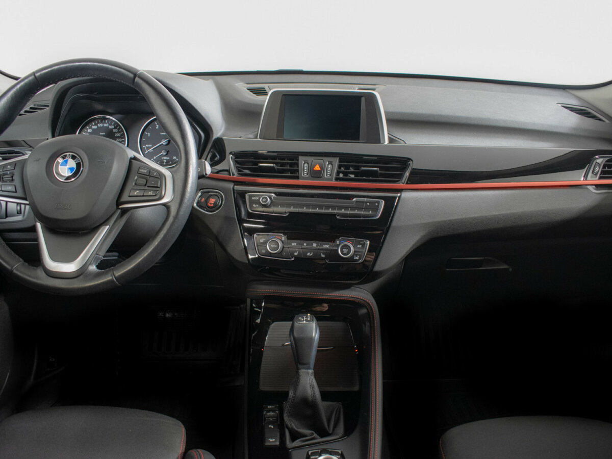BMW X1 18d xDrive II (F48), 2017 Фото №11