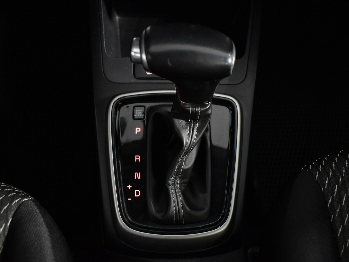 Kia Rio X-Line IV, 2019 Фото №17